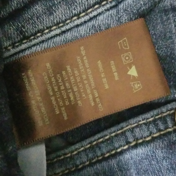 (4) KUT From the Kloth Slim Boot Cut Classic Denim Contemporary Modern Flair - Picture 3 of 10